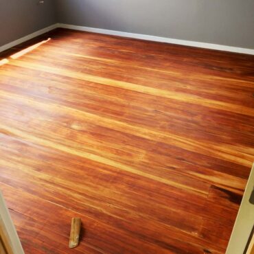 Oiled heart rimu floors